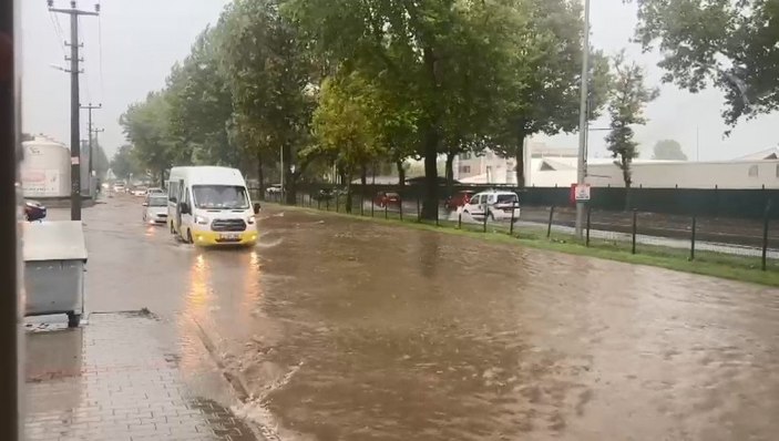 Bursa'yı fırtına, sağanak ve dolu vurdu