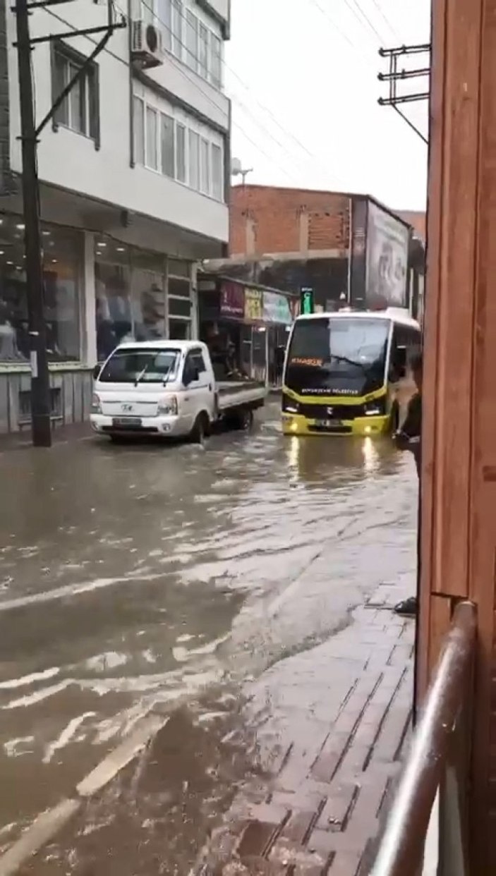 Bursa'yı fırtına, sağanak ve dolu vurdu