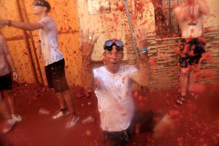 İspanya'da festivalde 130 ton domates kullanıldı