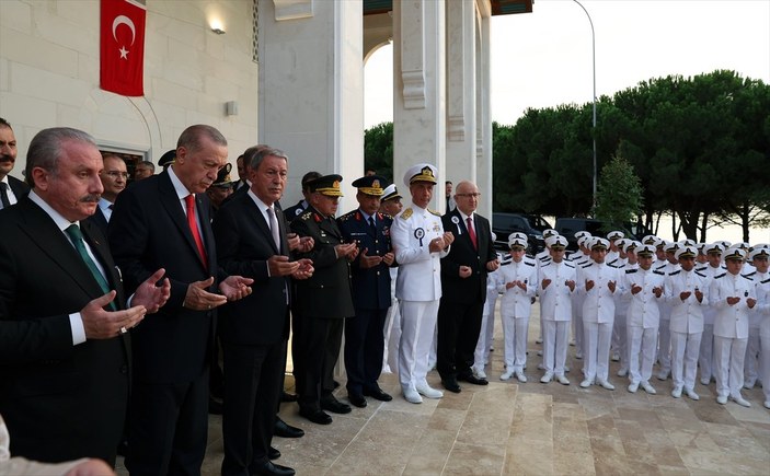 Cumhurbaşkanı Erdoğan, Deniz Harp Okulu Camii'ni hizmete açtı