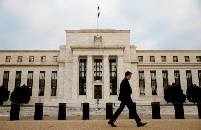 Fed yetkilileri, enflasyona karşı daha fazla faiz artırımını destekliyor