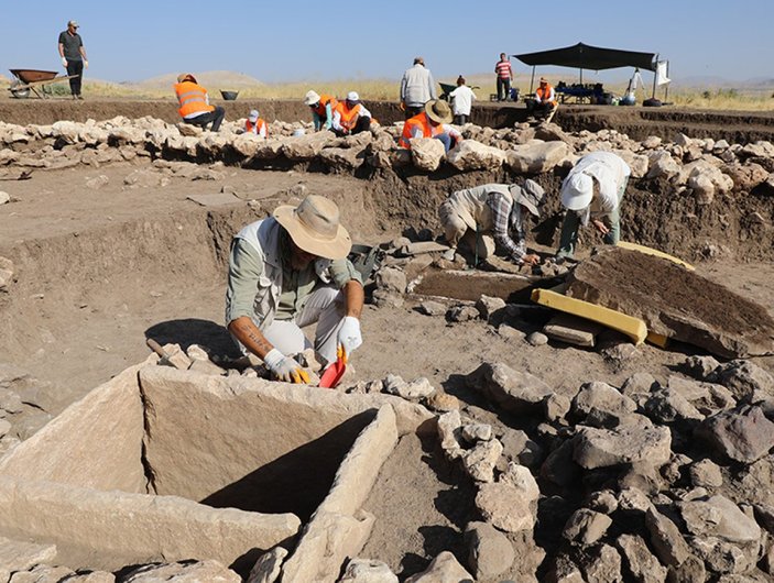 Çayönü'nde sandık tipi 3 yeni mezar daha bulundu
