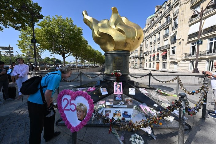 Prenses Diana, 25. ölüm yıl dönümünde Londra ve Paris'te anıldı