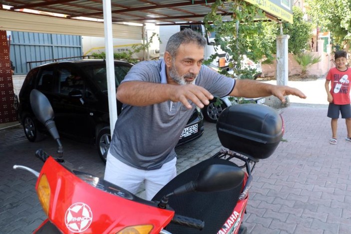 Antalya'da motosikletini çalmaya çalışan hırsızın üzerine uçtu