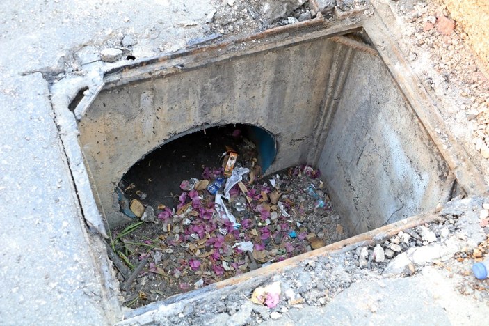 Antalya'da kablo çalmak için girdiği drenaj kanalında mahsur kaldı