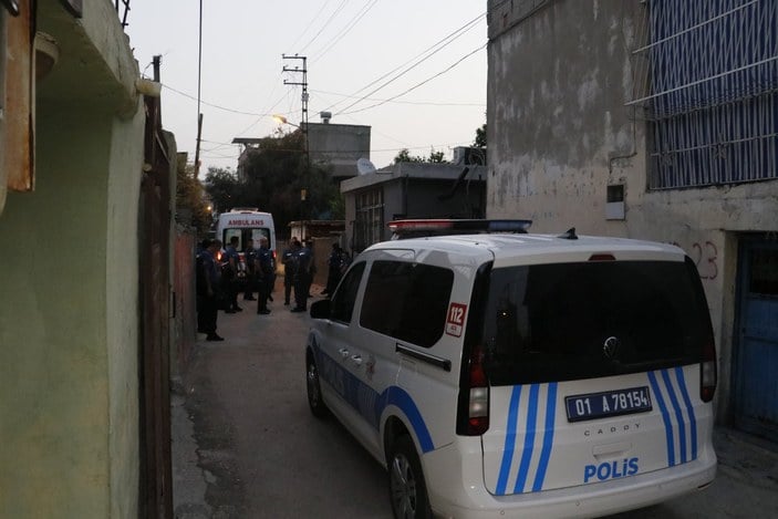 Adana'da kadının başına taşla vurarak öldürdü