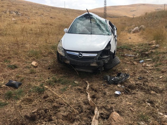 Sivas'taki kazada 3 kişi yaralandı: Küçük çocuğun durumu ağır