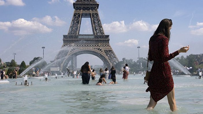 Fransa'da kavurucu sıcaklar nedeniyle son 19 yılın en yüksek ölüm oranı kaydedildi