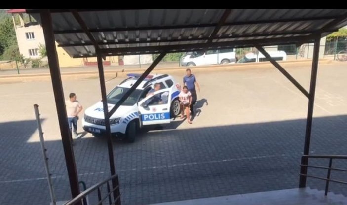 Adana'da sınav öncesi kimliğini unutan öğrencinin imdadına polis yetişti