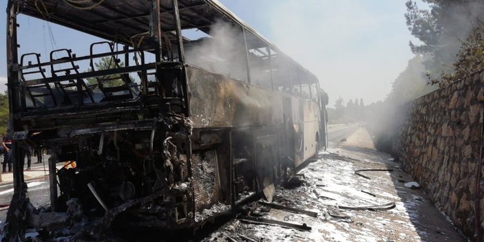 Muğla’da yolcu otobüsü cayır cayır yandı