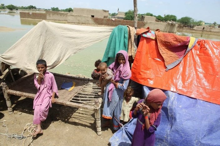 Pakistan'da sel nedeniyle hastalık vakaları arttı