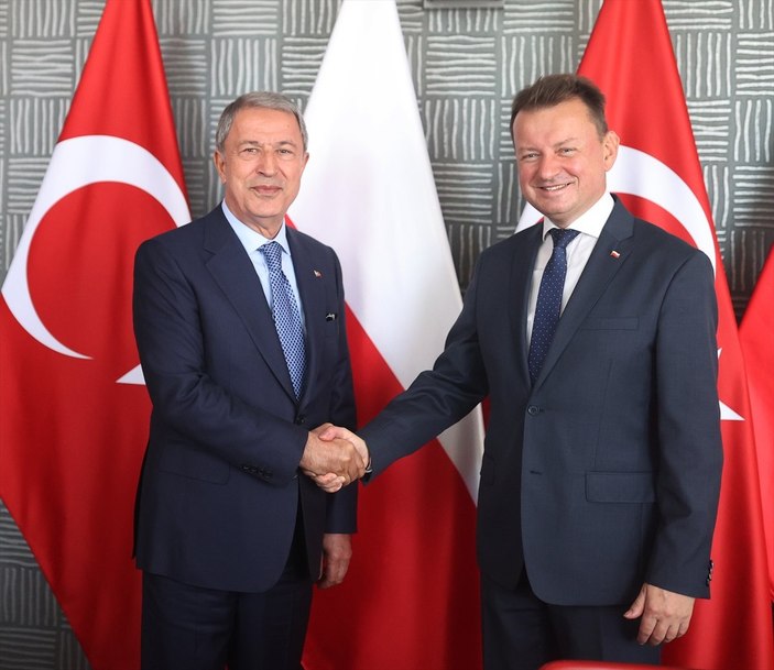 Hulusi Akar, Polonyalı mevkidaşı Blaszczak ile görüştü