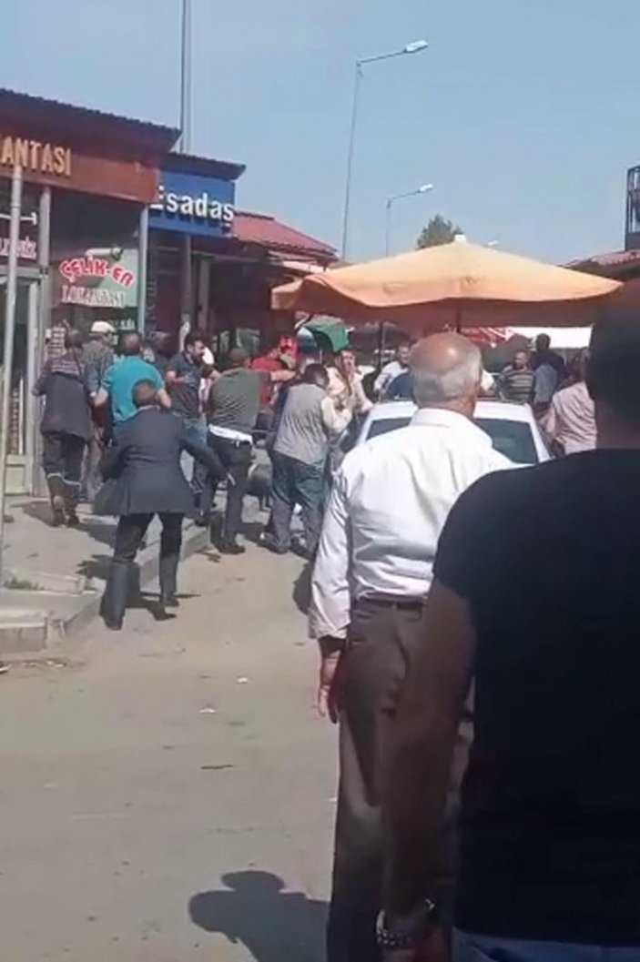 Erzurum'da kuzenlerin kavgası kamerada