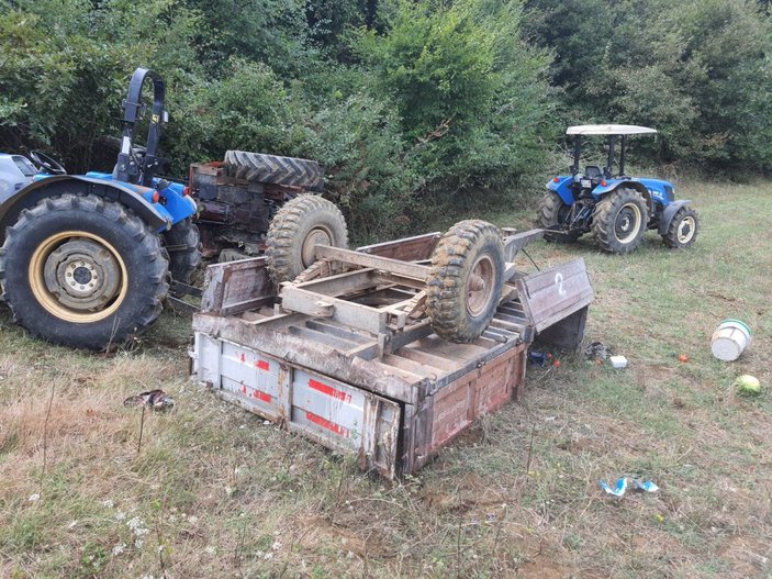 Kocaeli’de traktör devrildi, sürücünün annesi öldü