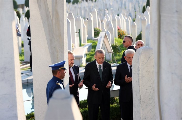 Cumhurbaşkanı Erdoğan'dan, Aliya İzzetbegoviç'in mezarına ziyaret