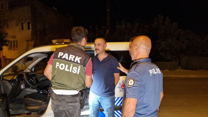 Adana’da ehliyetsiz ve alkollü sürücü kaçmaya çalışırken yakalandı