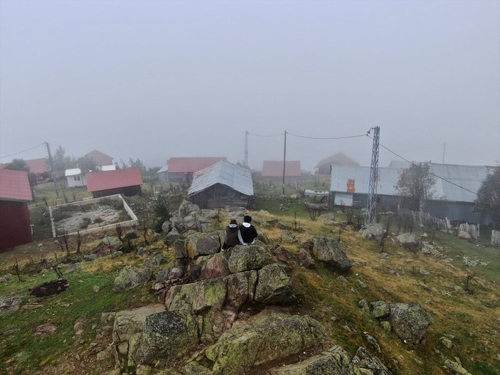 Karadeniz yaylaları sisle kaplandı