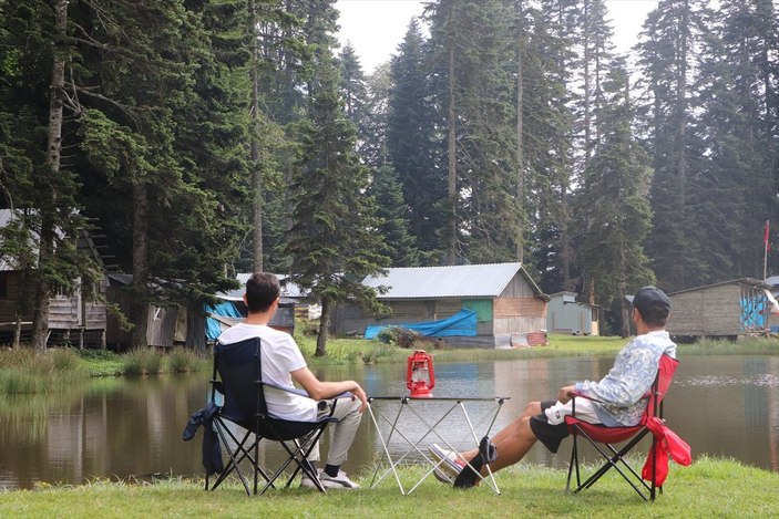 Karadeniz yaylaları sisle kaplandı