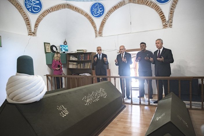 Kemal Kılıçdaroğlu'ndan, Tapduk Emre Türbesi'ne ziyaret