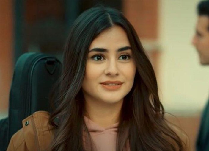 Gönül Dağı'nın Asuman'ı beyaz elbisesi ile arz-ı endam etti! 