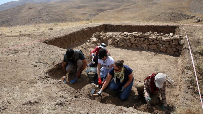 Kef Kalesi'nde 2 bin 700 yıllık mutfak ve hizmet odaları tespit edildi