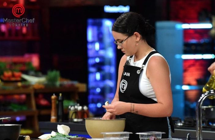 MasterChef'te dokunulmazlık oyununu hangi takım kazandı? 8 Eylül MasterChef eleme adayları..