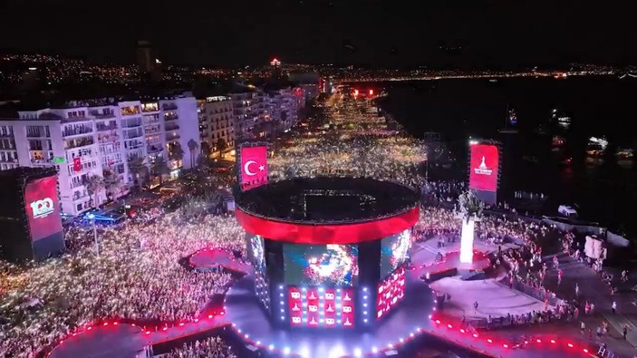 İzmir'in kurtuluşunun 100'üncü yılı etkinliklerine yoğun ilgi