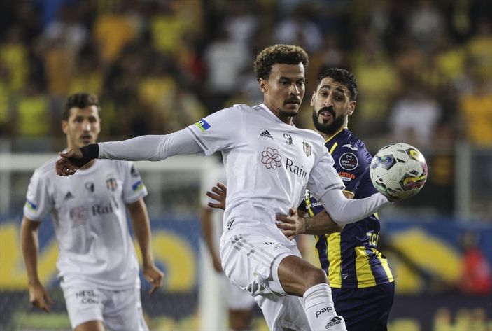 a Wout Weghorst, Başakşehir maçında oynayabilecek