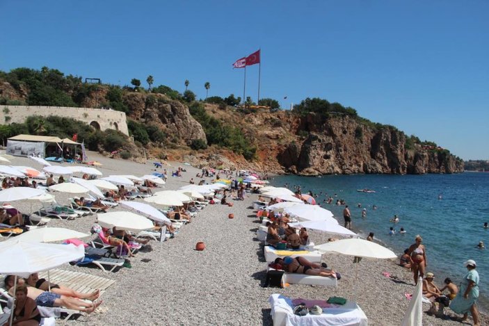 Antalya sahillerinde okul öncesi hareketlilik yaşanıyor