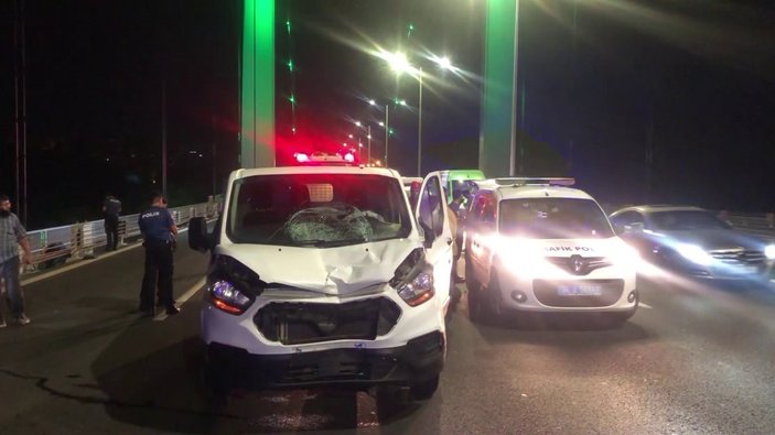 FSM köprüsünde dur ihtarına uymayan sürücü 2 polis memurunu yaraladı