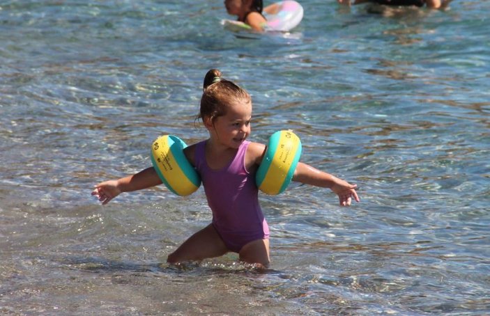 Antalya sahillerinde okul öncesi hareketlilik yaşanıyor