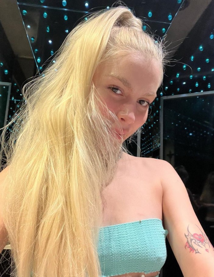 Aleyna Tilki sütyensiz pozlarıyla instagramı salladı! 'Hiç giyinmemişsin'