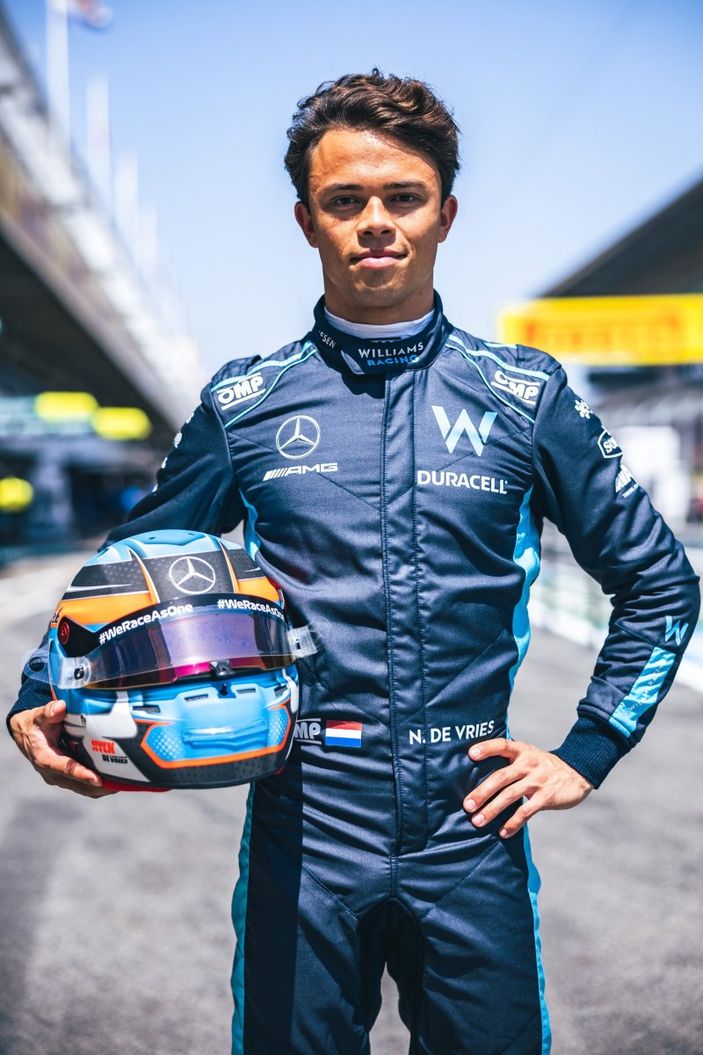 Formula 1 İtalya Grand Prix'inde kazanan Max Verstappen