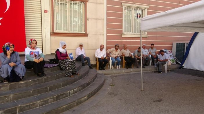 Diyarbakır'da evlat nöbeti bin 107'nci gününde
