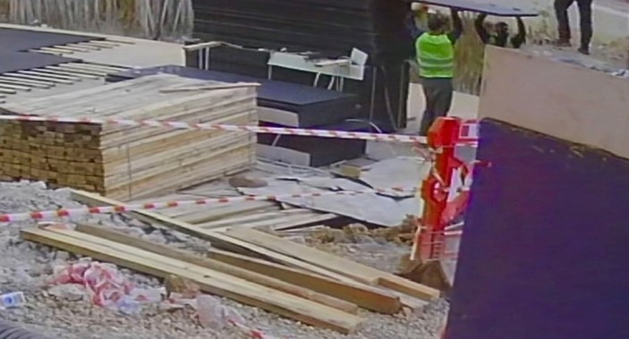 Maltepe'de, işçi kılığına girip inşaattan hırsızlık yaptılar