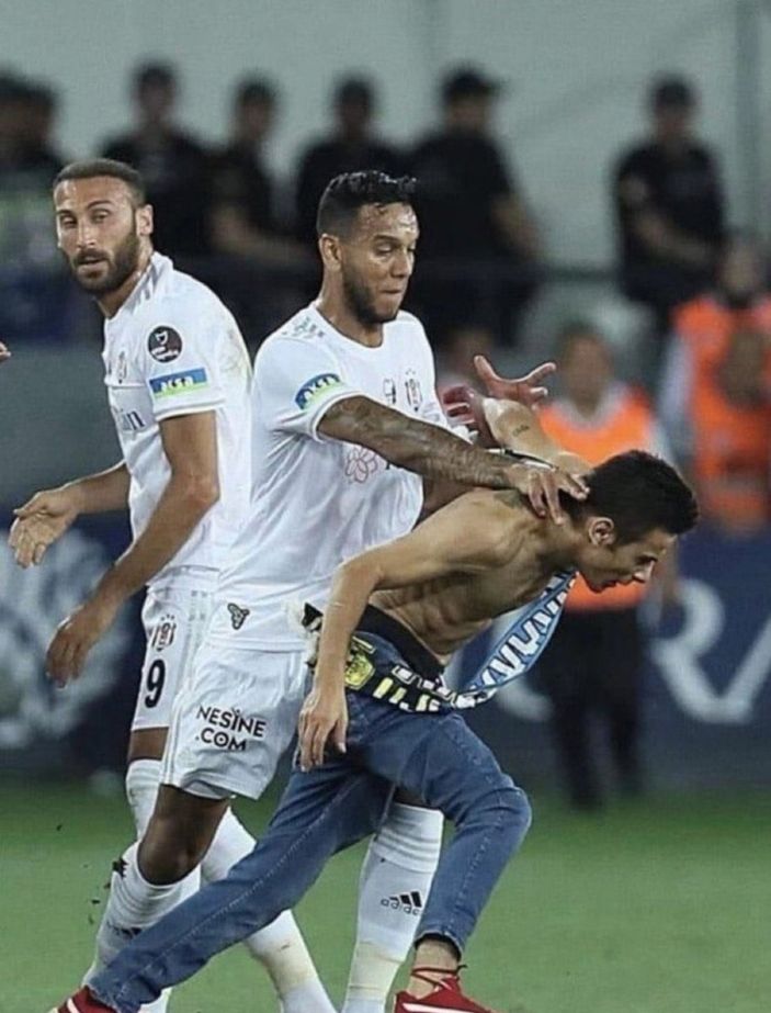 Josef de Souza ilk 11'e dönüyor