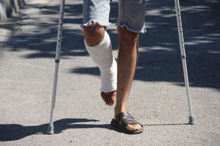 i Kocaeli'de akrabalarının darbettiği şahıs şimdi de ayağından vuruldu