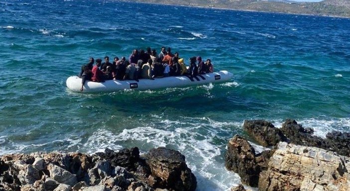 Aydın’da, can salı içindeki 49 kaçak göçmen kurtarıldı