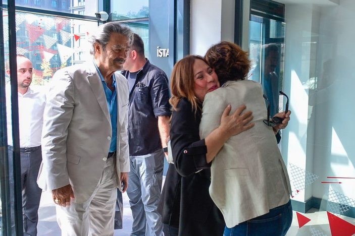Kadir İnanır, CHP İstanbul İl Başkanlığı'nı ziyaret etti