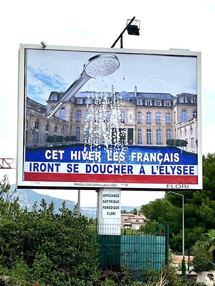 Fransa'da enerji sorununu anlatan afiş dikkat çekiyor