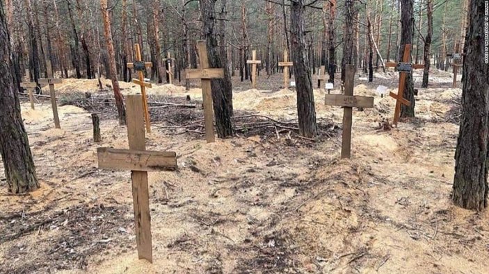Ukrayna'da bulunan toplu mezarlar açılmaya başlandı