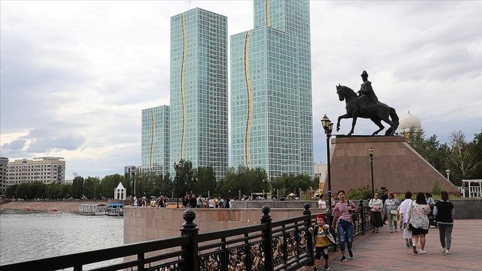 Kazakistan'da başkentin adı yeniden Astana oldu