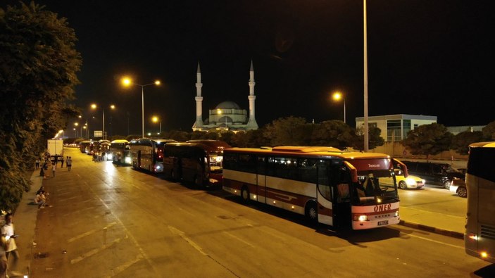 Bulgarlar, Kapıkule Sınır Kapısı'nda yoğunluk oluşturdu