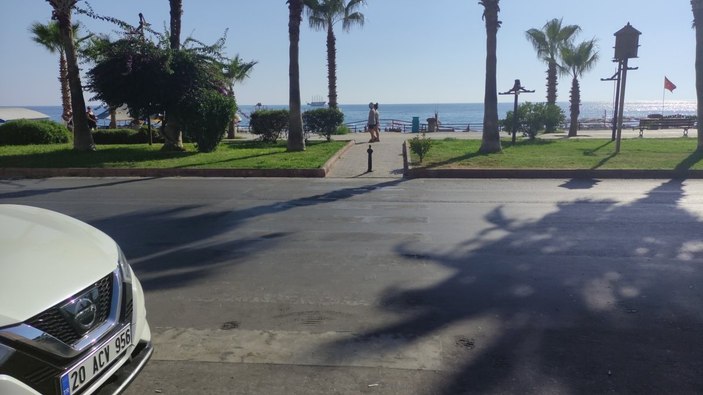Antalya'da motosikletin çarptığı anne ve karnındaki bebekleri hayatını kaybetti