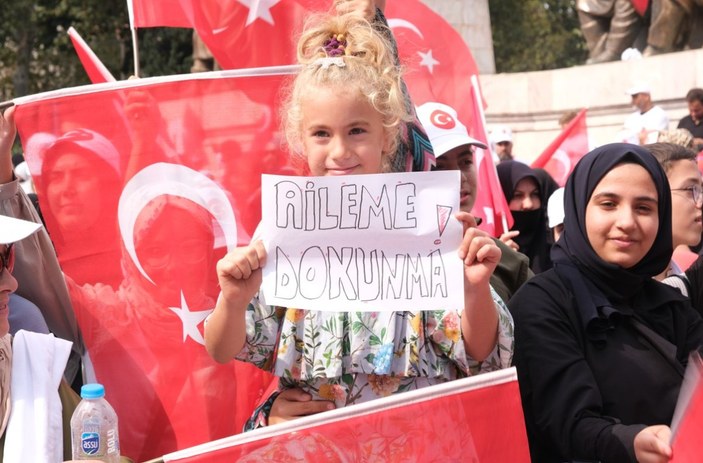 İstanbul'da LGBT'ye karşı Büyük Aile Buluşması düzenlendi
