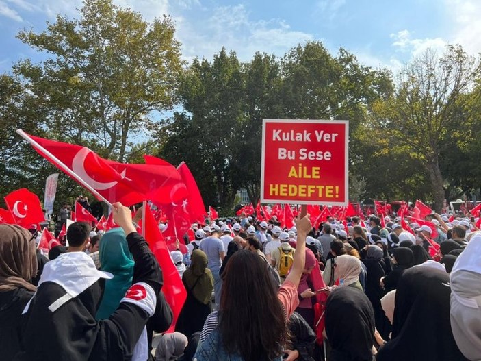 İstanbul'da LGBT'ye karşı Büyük Aile Buluşması düzenlendi