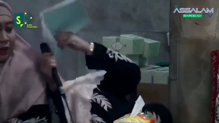 Endonezya'da Kur'an-ı Kerim okuduğu sırada vefat etti