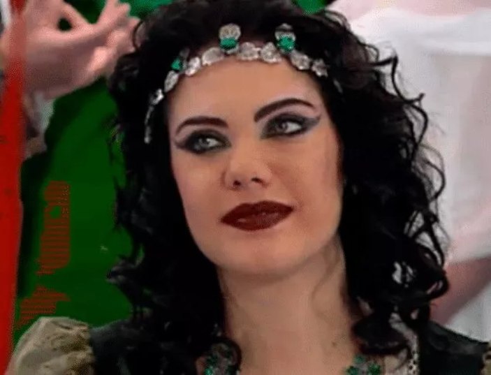 Yasak Elma'nın Yıldız'ı esmerleri utandırdı...İncecik kaşlarıyla oldu!