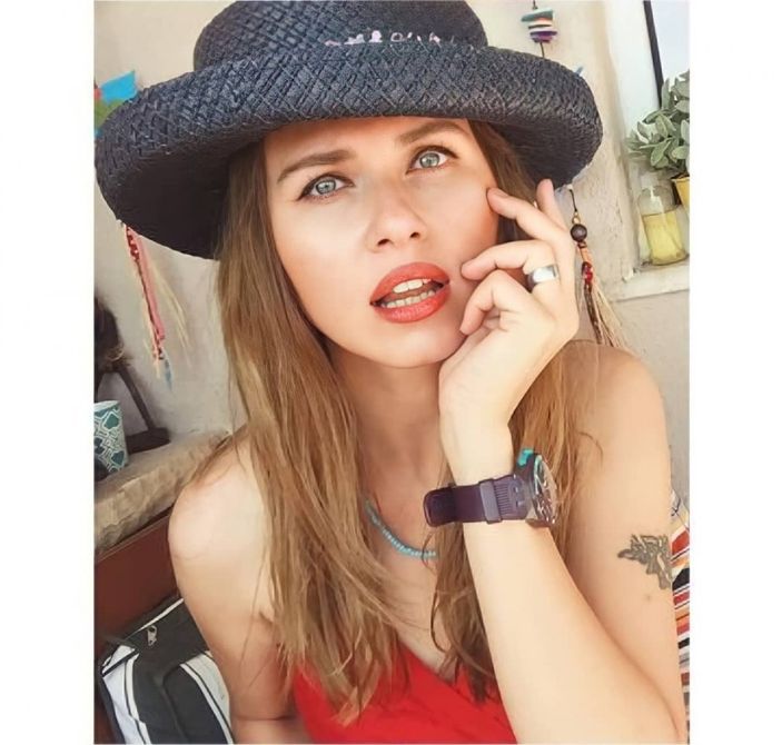 Gönüğl Dağı Kenan'ın eşi Arka Sokaklar'dan çıktı! Masmavi gözleri akıl aldı....