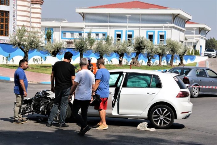 Antalya'da kaza yapan Ukraynalı kadın sürücü şoka girdi